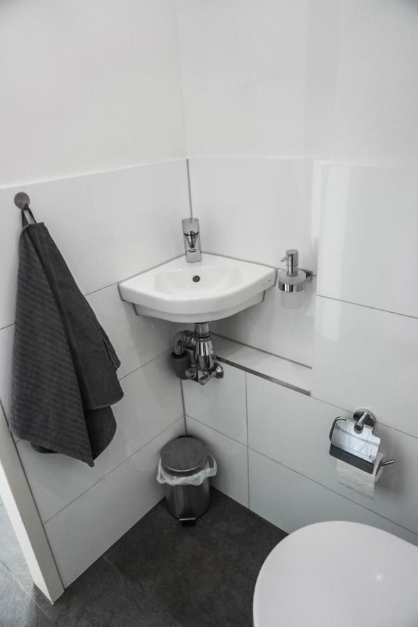 Neu Gebautes Apartment Mit Sonnenterasse In Der Naehe Vom Siebengebirge & Bonn เคอนิกส์วินเทอร์ ภายนอก รูปภาพ